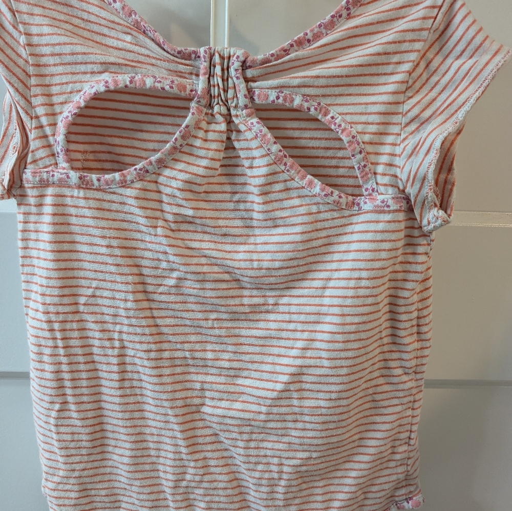 Old Navy Pink and White Striped Short Sleeve Tee with Floral Trim, 5T - Picture 2 of 5
